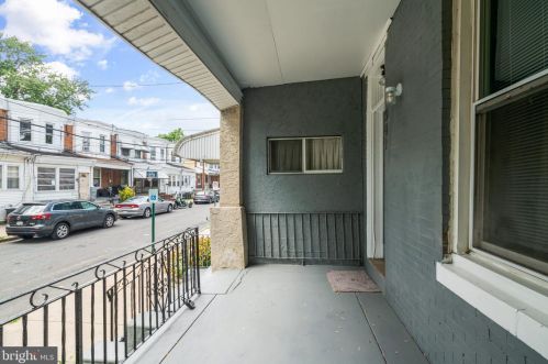 901 Maple Ter, Darby, PA 19023-1615