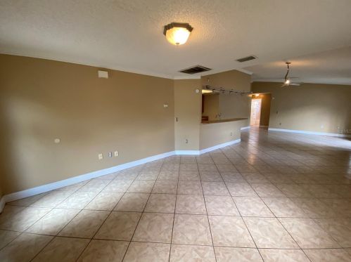 8438 River Dune St, Tampa, FL 33617-6924