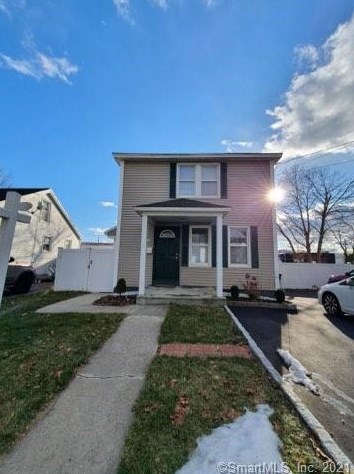 62 Locust St, Milford, CT 06461-3541