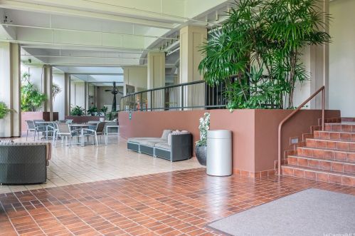 2333 Kapiolani Blvd, Honolulu HI  96826-4485 exterior