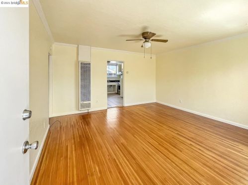 2110 Bonar St, Berkeley CA 94702-1808 exterior