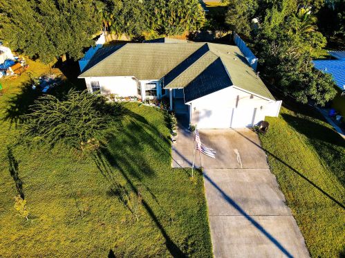 5802 Myrtle Dr, Fort Pierce FL 34982-7535 exterior