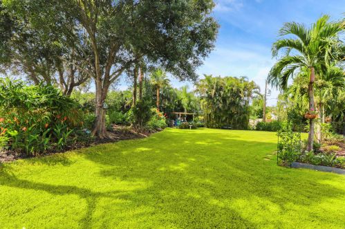 2910 Cates Cir, Fort Pierce FL  34952-5812 exterior