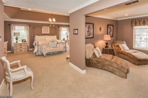 35 Mackenzie Ln, Parsippany NJ 07834-3723 exterior