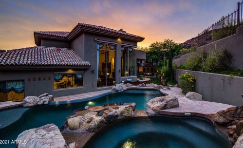 13841 Cyn Dr, Phoenix AZ 85016-2403 exterior