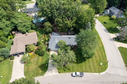 1854 Pinnacle Dr, Wyoming MI  49519 exterior