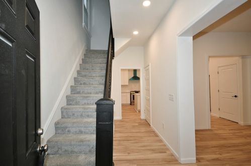 718 Southern Ave, Pittsburgh, PA 15211-2253