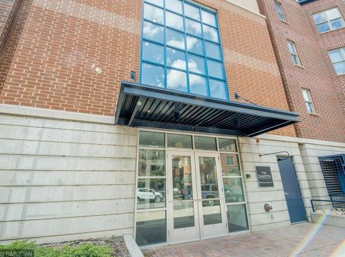 209 8th St, Saint Paul, MN 55101-3386