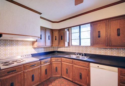 1300 August Dr, Austin TX 78753-2909 exterior