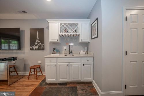 328 Lemonte St, Philadelphia PA 19128-4520 exterior