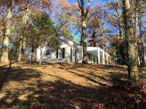 2209 Connally Dr, Atlanta GA  30344-1107 exterior