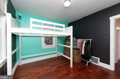 257 Stratford Ave, Camden NJ 08108-2327 exterior