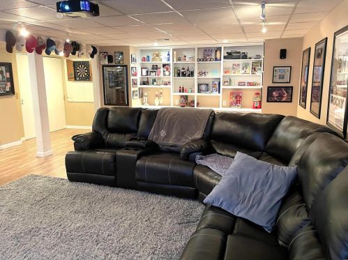 2371 Crestline Dr, Saint Louis MO 63129-3713 exterior