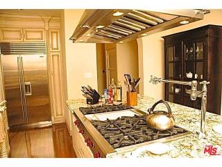 2856 Glendower Ave, Los Angeles CA  90027-1119 exterior