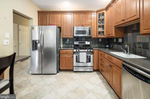 47 Tree Swallow Dr, Princeton NJ 08540-6134 exterior