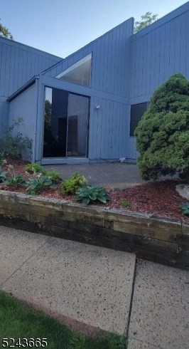 684 Irvington Ave, Maplewood NJ 07040-1623 exterior