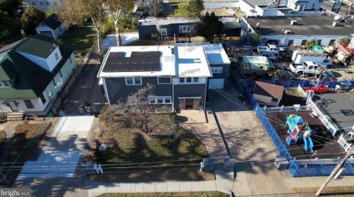 6829 Waldorf Ave, Camden NJ 08110-6109 exterior