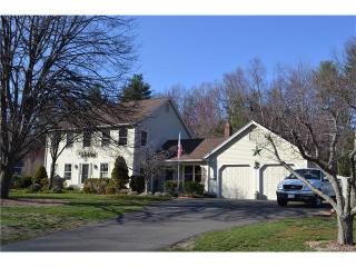 144 Fieldstone Dr, Windsor, CT 06095-1609