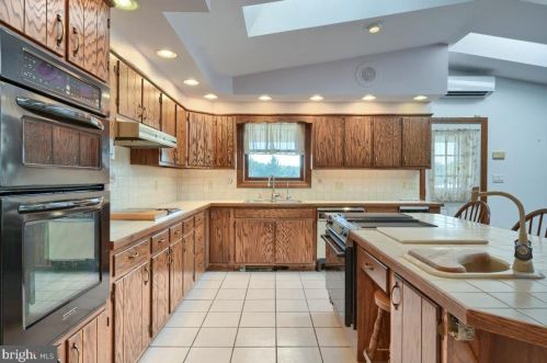 752 Nyes Rd, Hummelstown PA 17036-8688 exterior