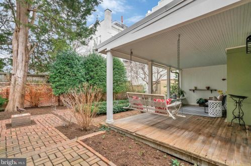 207 Fairfax St, Alexandria VA 22314-3304 exterior