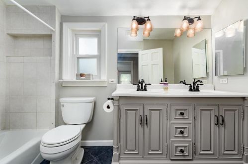 7470 Drexel Dr, Saint Louis MO 63130-2206 exterior