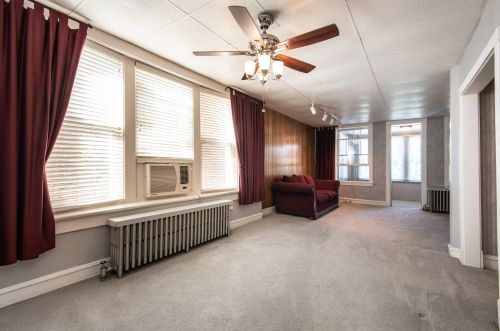 3621 Whipple St, Chicago IL 60655-2328 exterior