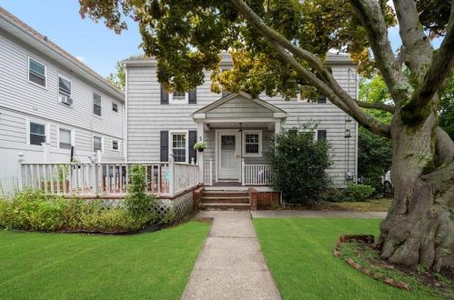 655 Pleasant Vly Pkwy, Providence RI 02908-4214 exterior