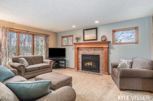 11711 Foreman St, Lowell MI 49331-9032 exterior