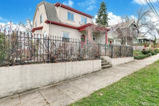 4201 Interlake Ave, Seattle WA  98103-7516 exterior