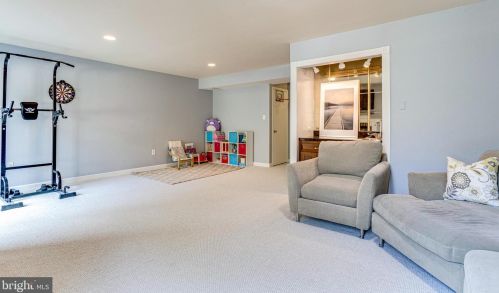 5819 Tudor Ln, Rockville MD 20852-2852 exterior