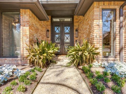 6407 Covecreek Pl, Dallas TX  75240-5451 exterior