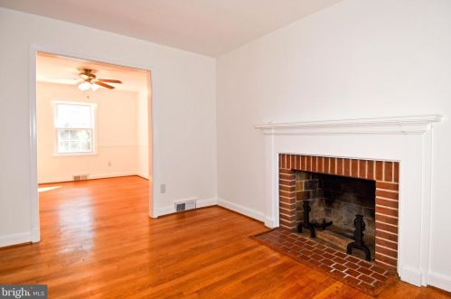 5746 15th St, Arlington VA  22205-2857 exterior