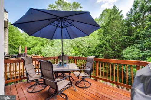 5319 Buxton Ct, Alexandria VA 22315-4760 exterior