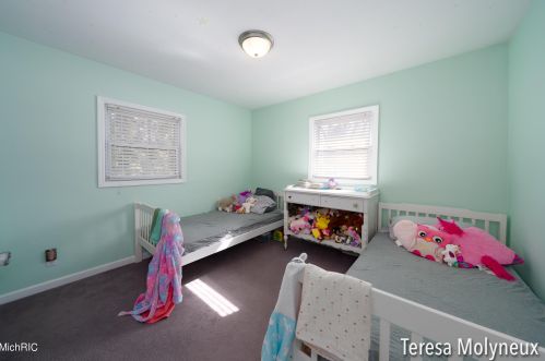 4085 Nicholl Ave, Meskegon MI 49444-3633 exterior