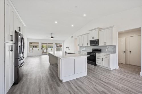 2098 Larchmont Ln, Fort Pierce FL  34984-4337 exterior