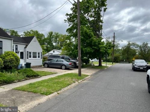 28 Ridgeway Ave, Camden, NJ 08107-1534