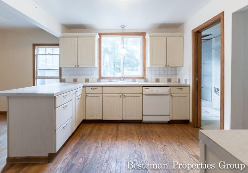 1121 Wilson Ct, Meskegon MI 49441-5150 exterior