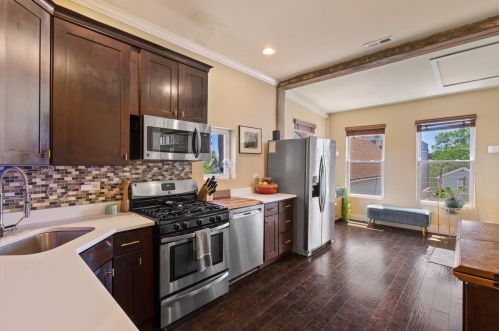 3009 Belden Ave, Chicago IL 60647-2804 exterior