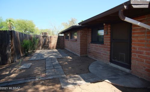 41 Montego Dr, Tucson AZ  85710-1312 exterior