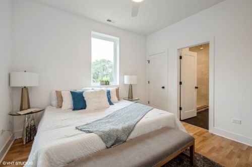 4051 Prairie Ave, Chicago IL  60653-2213 exterior