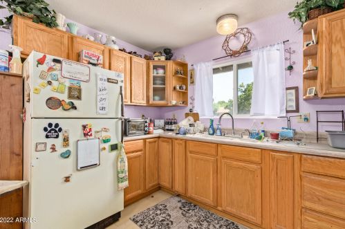 3732 Crocus Dr, Phoenix AZ 85053-5316 exterior