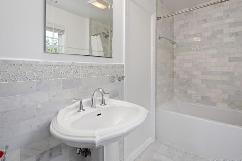 5 Mansfield Pl, Westport CT  06880-5045 exterior