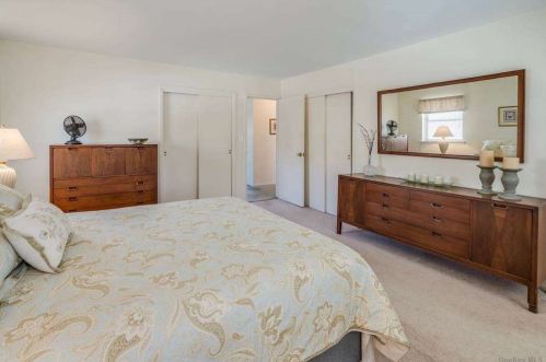 16 Dunford St, Huntington Station NY 11747-1312 exterior