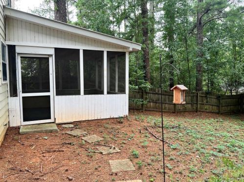 2123 Victoria Pl, Lithonia GA 30058-7912 exterior