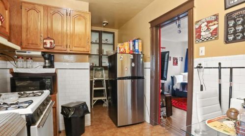 4315 Byron Ave, Bronx NY 10466-1517 exterior