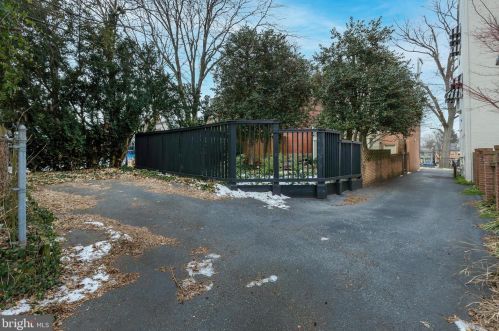 231 Orange St, Lancaster PA  17602-2914 exterior