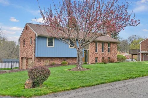 708 Brookshire Dr, Pittsburgh, PA 15237-4104