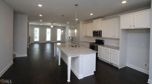 4100 Carver Cir, Atlanta, GA 30360-2557