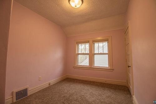 317 78 Ave, Duluth MN 55807-1721 exterior