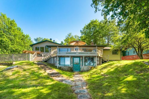 5779 Pike Lk Rd, Duluth MN 55811-9620 exterior